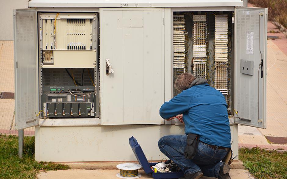 électricien de maintenance Milly-la-Forêt